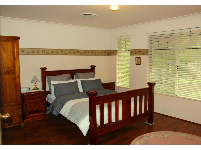 7 Roberts Road, Leschenault WA 6233