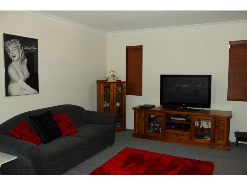 7 Roberts Road, Leschenault WA 6233