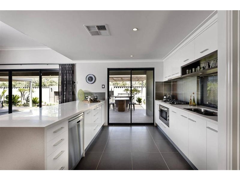 7 Colonna Street, Dalyellup WA 6230