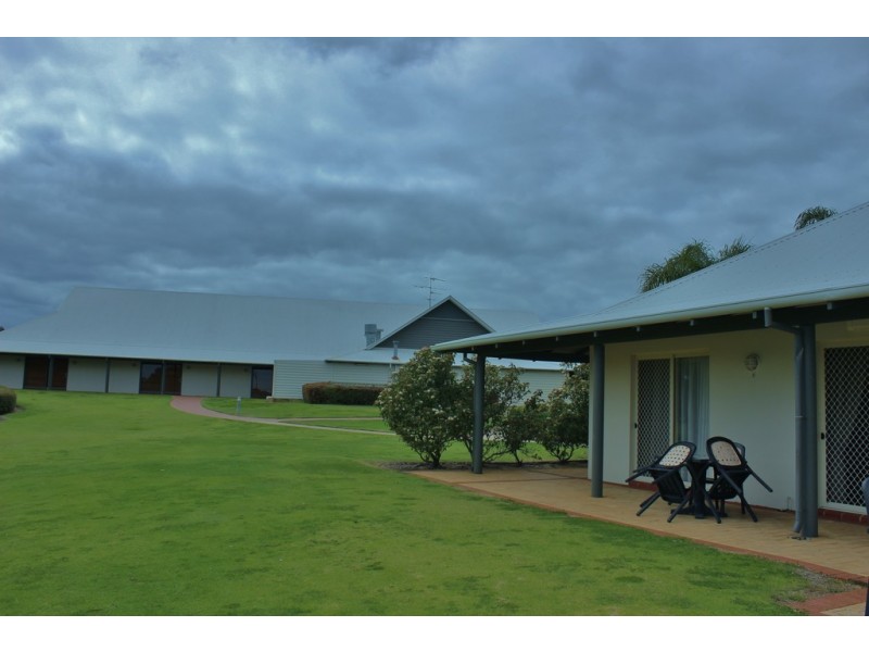 2/105 Old Coast Road, Pelican Point WA 6230