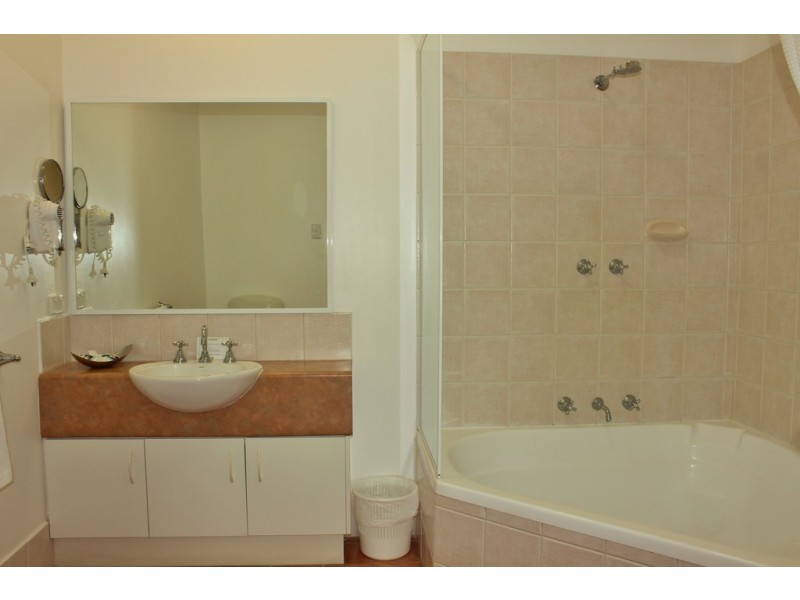 2/105 Old Coast Road, Pelican Point WA 6230