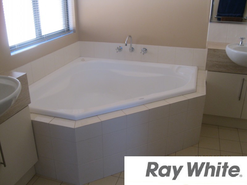 7 King Edward Way, Eaton WA 6232