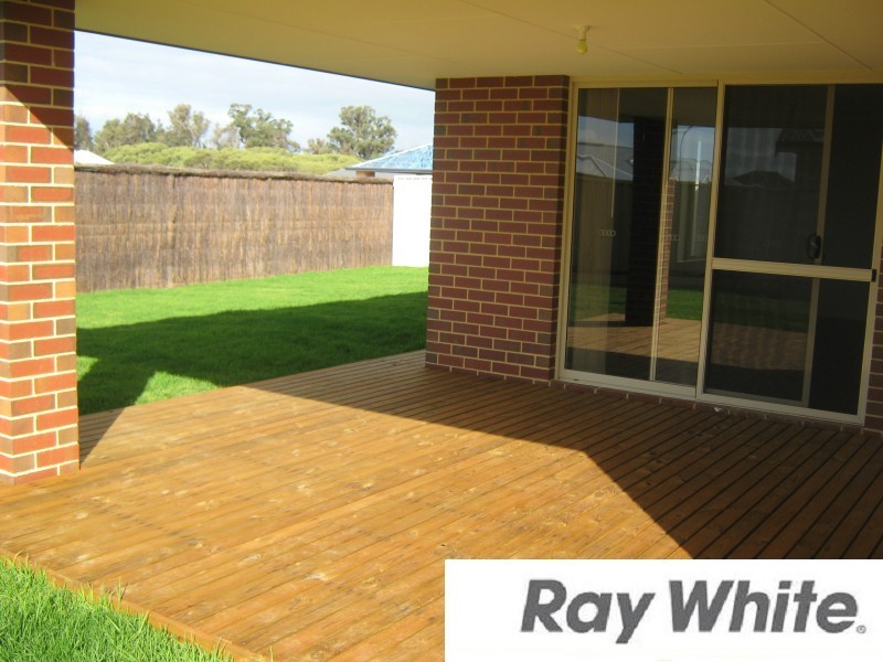 11 Koonak Street, Dalyellup WA 6230