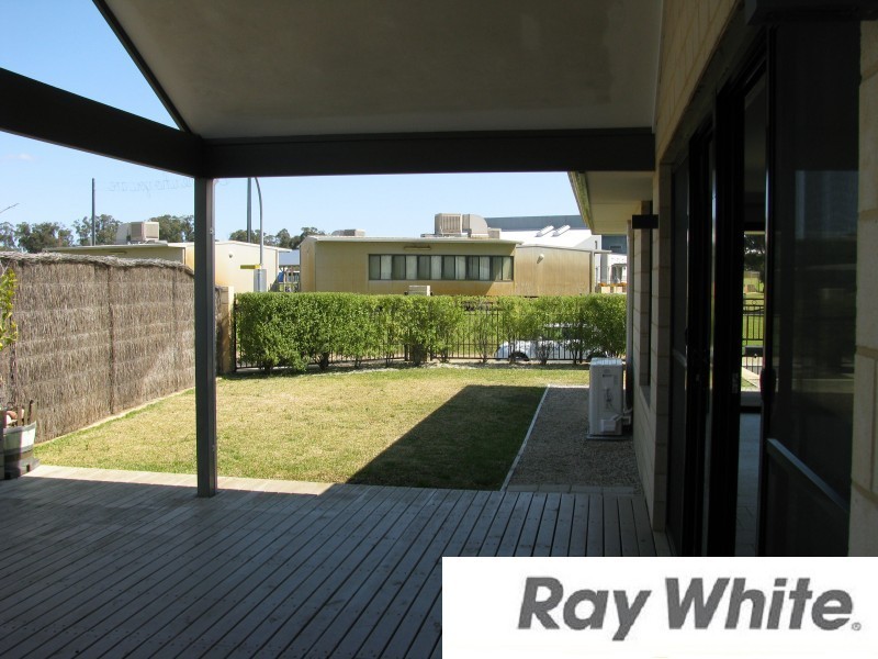 14 Oxley Pass, Dalyellup WA 6230