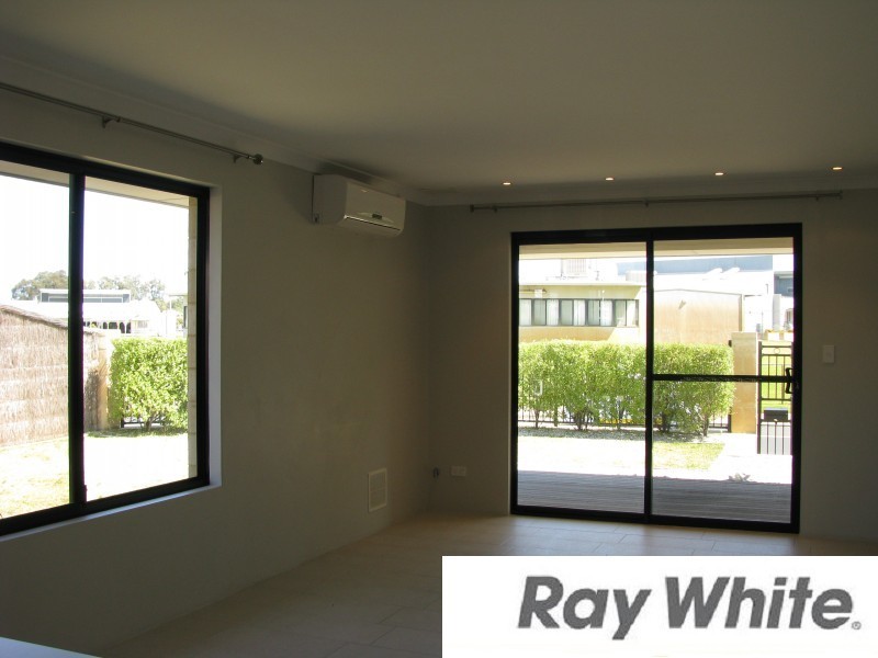 14 Oxley Pass, Dalyellup WA 6230