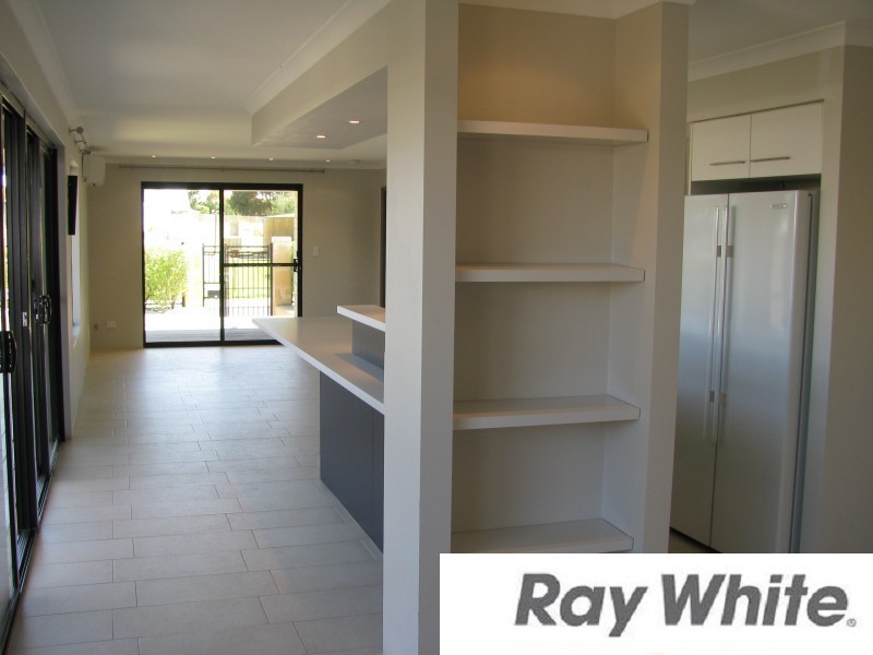 14 Oxley Pass, Dalyellup WA 6230