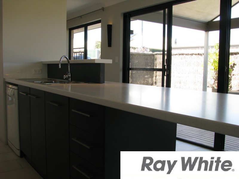 14 Oxley Pass, Dalyellup WA 6230