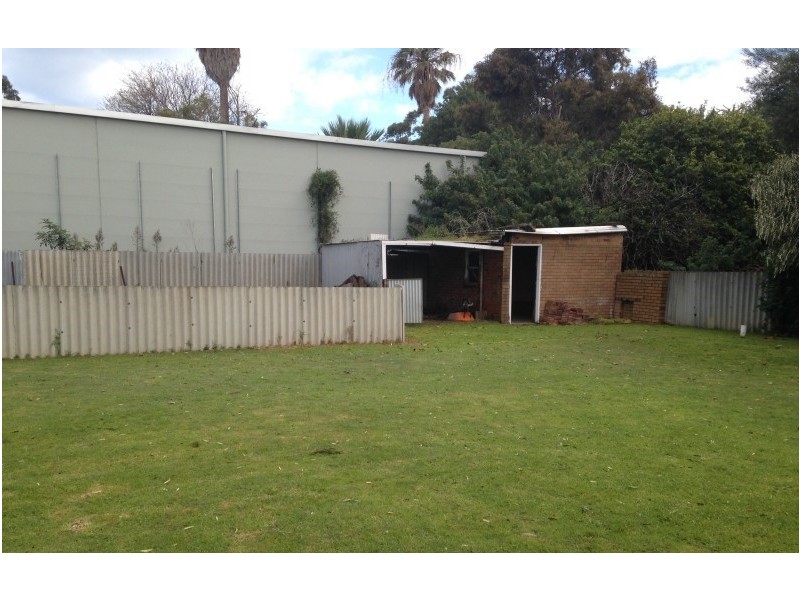 32 Albert Road, Bunbury WA 6230