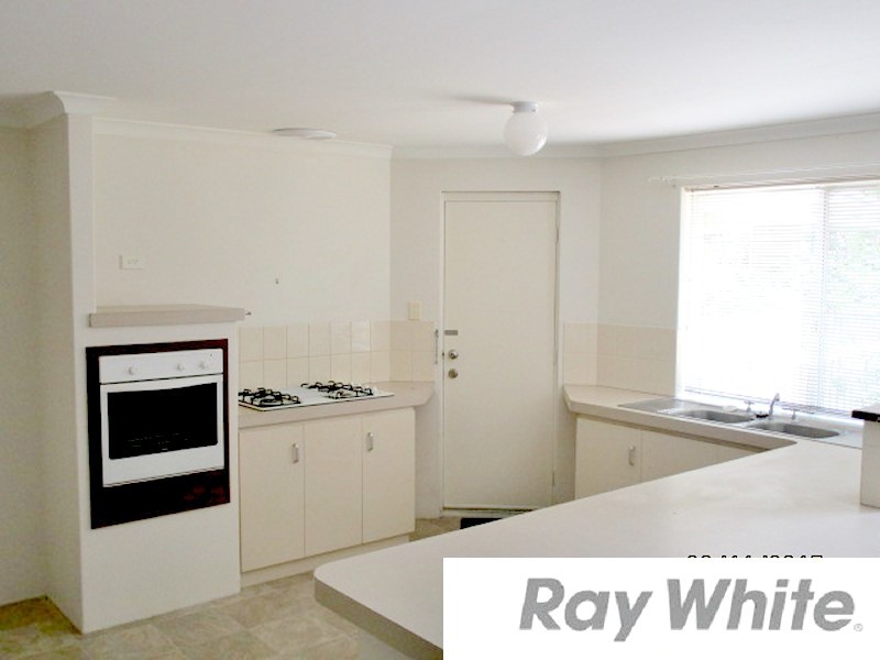 11 Lincoln Grove, College Grove WA 6230