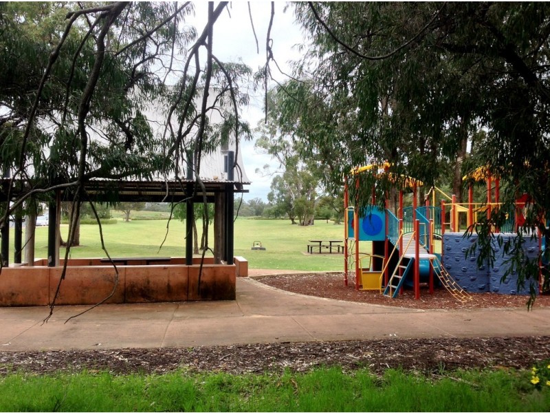 33 Edwinstone Close, Dalyellup WA 6230