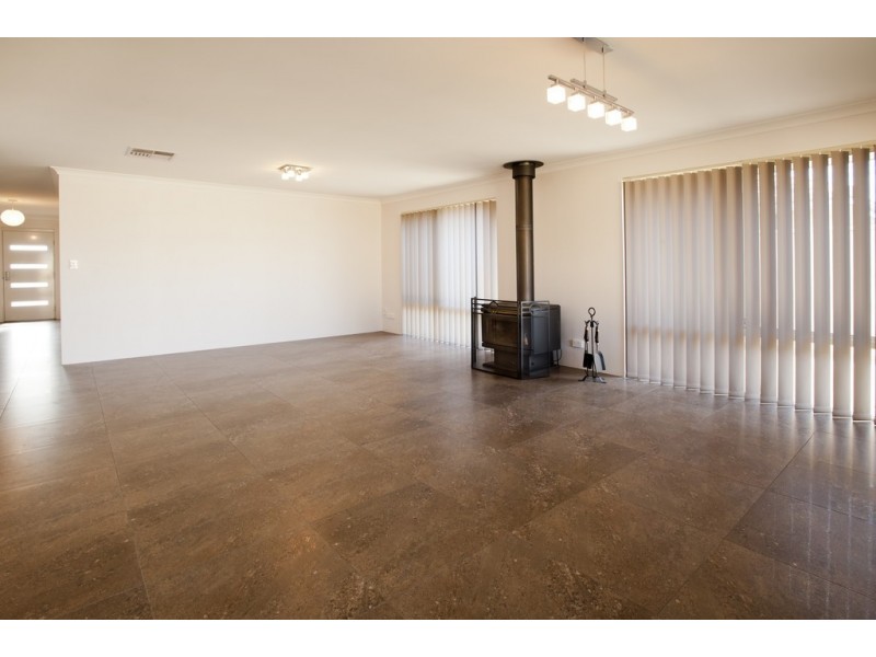 13 Beraking Loop, Dalyellup WA 6230