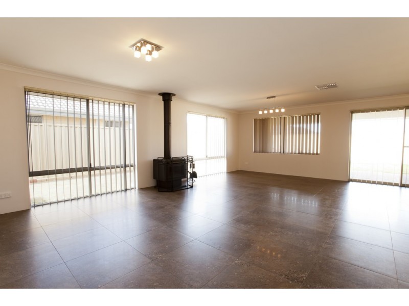 13 Beraking Loop, Dalyellup WA 6230
