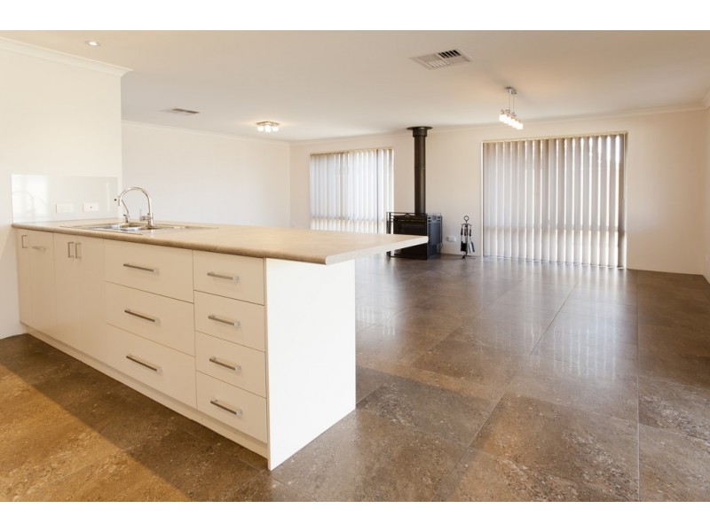 13 Beraking Loop, Dalyellup WA 6230