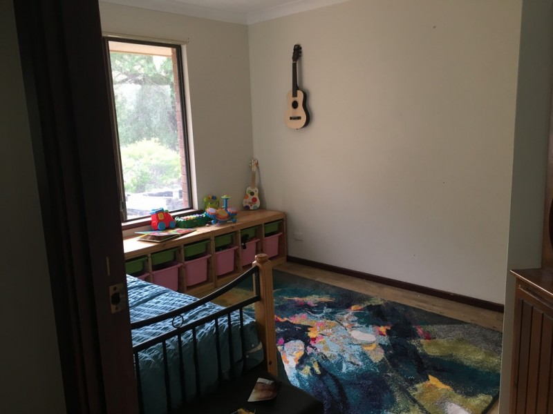 8 Armstrong Place, Dunsborough WA 6281