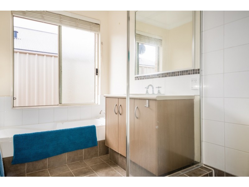 15 Zircon Way, Australind WA 6233