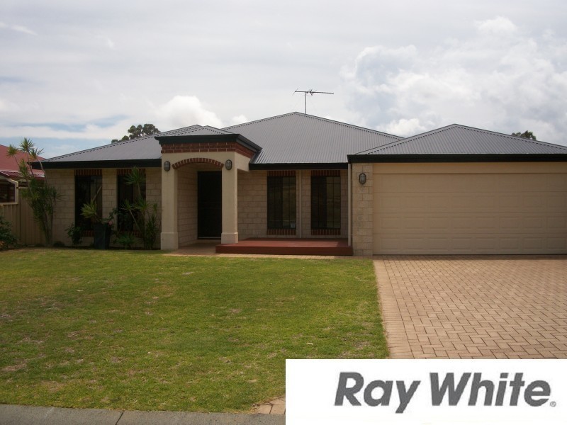 8 Possum Way, College Grove WA 6230