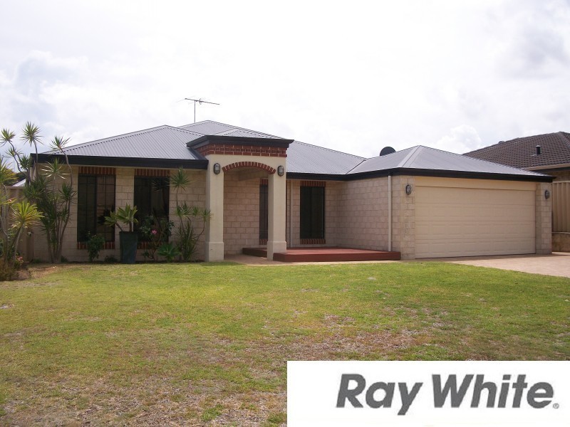 8 Possum Way, College Grove WA 6230