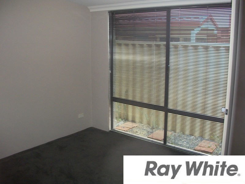 8 Possum Way, College Grove WA 6230