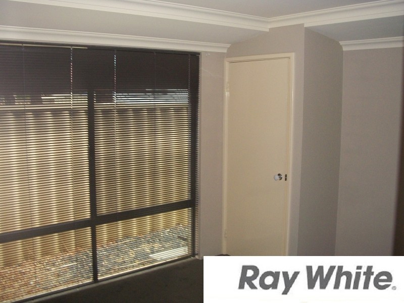 8 Possum Way, College Grove WA 6230