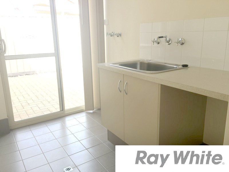 4/204 Clarke Street East, Carey Park WA 6230