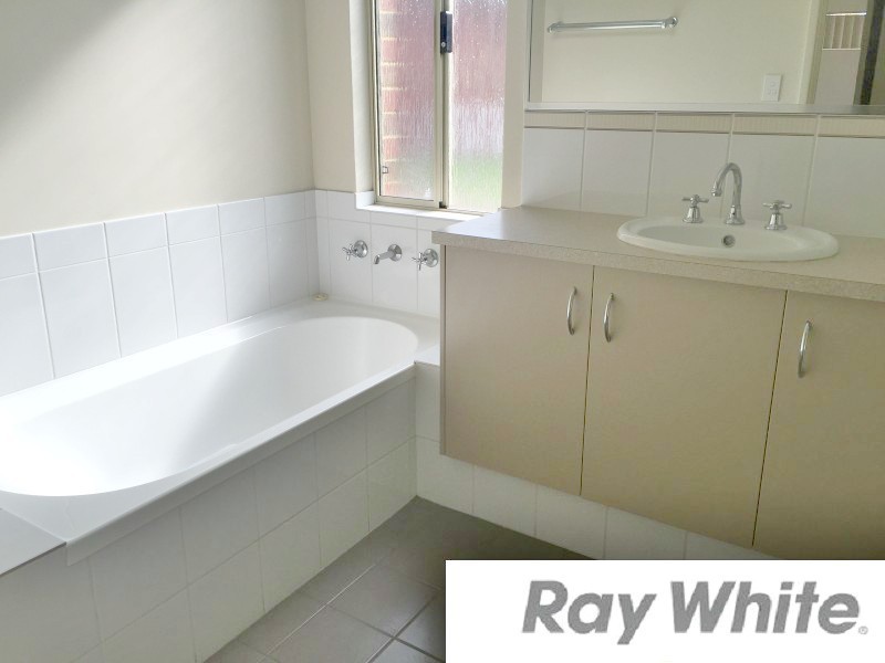 4/204 Clarke Street East, Carey Park WA 6230