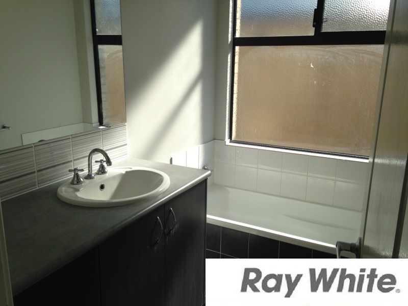 16 Waverley Road, Australind WA 6233