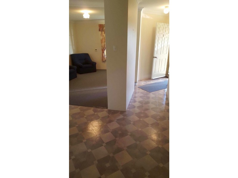 5/13 Paris Road, Australind WA 6233