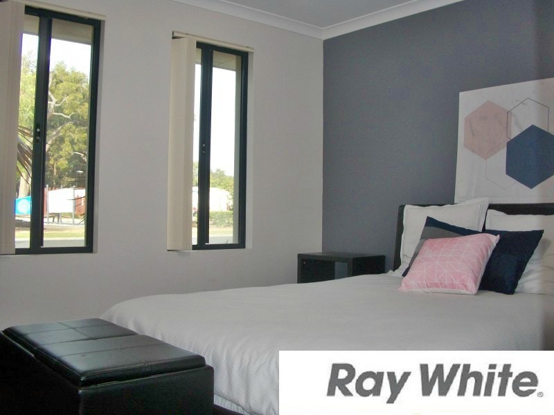 33 Swan Avenue, Millbridge WA 6232