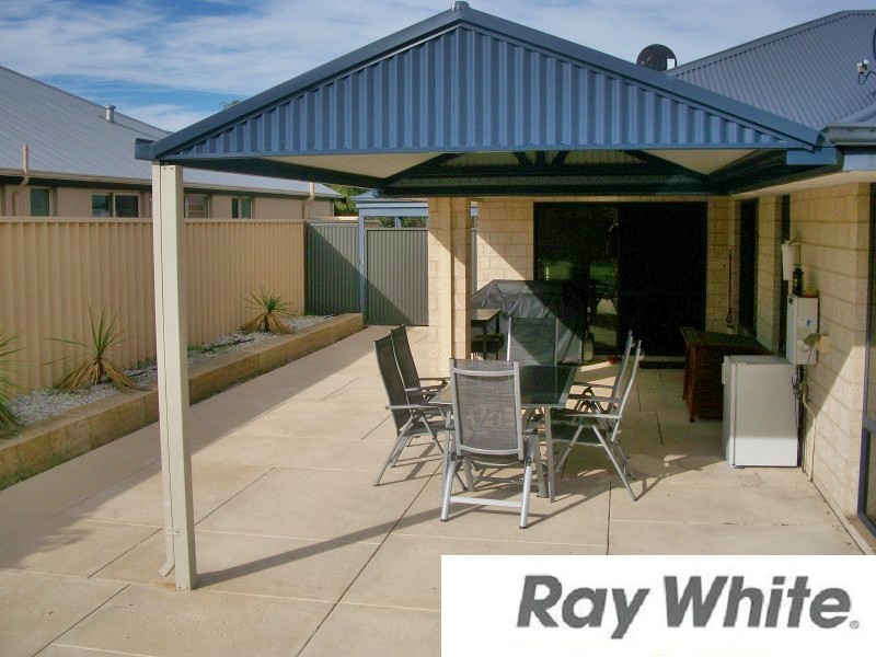 33 Swan Avenue, Millbridge WA 6232