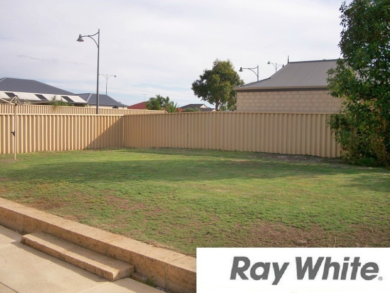 33 Swan Avenue, Millbridge WA 6232