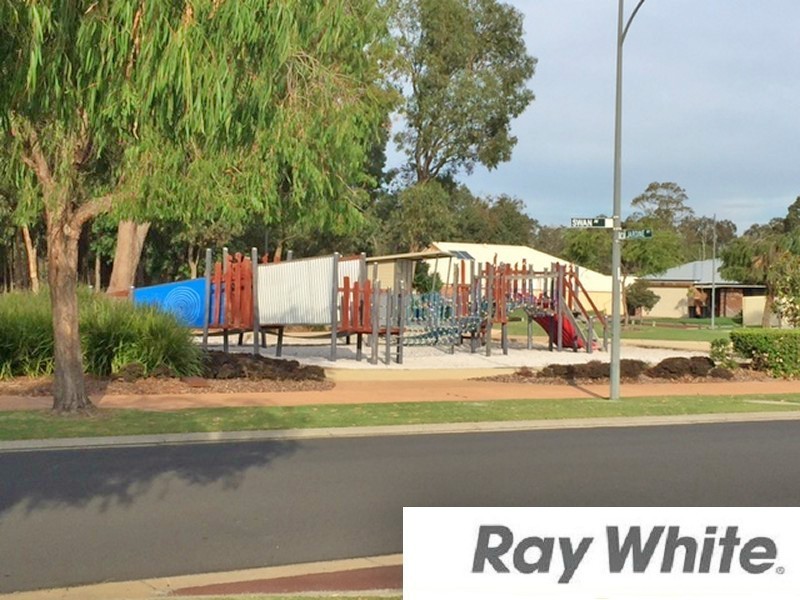 33 Swan Avenue, Millbridge WA 6232