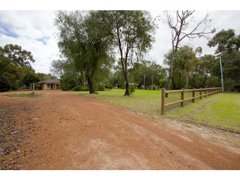 3 Coral Drive, Leschenault WA 6233