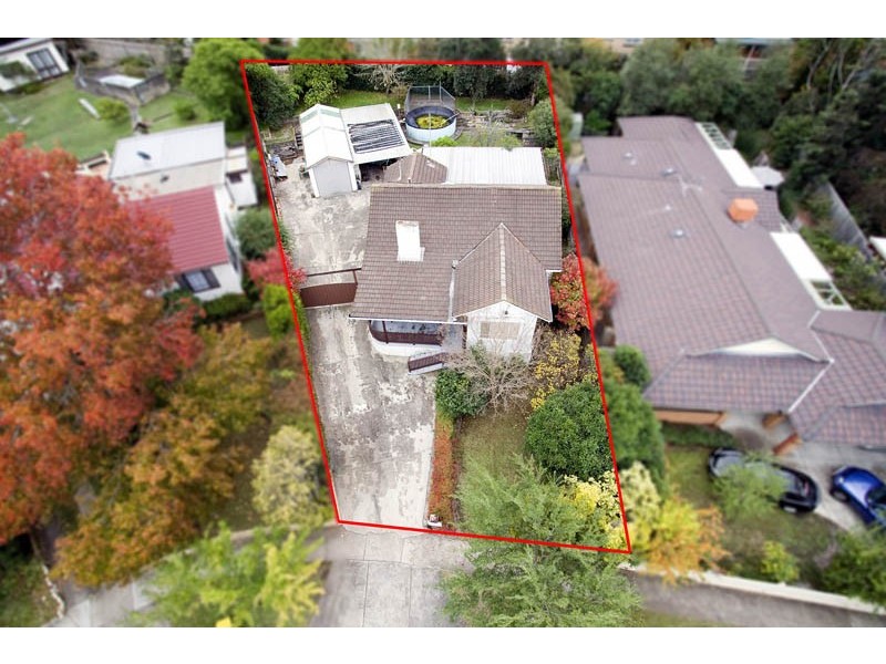 16 Hiddleston Avenue, Box Hill South VIC 3128