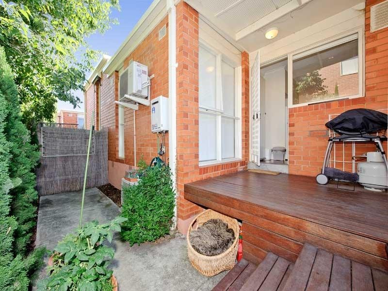 2/7 Lyndhurst Crescent, Hawthorn VIC 3122