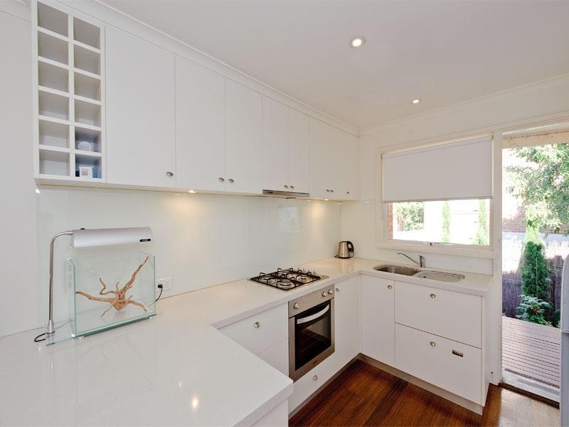 2/7 Lyndhurst Crescent, Hawthorn VIC 3122