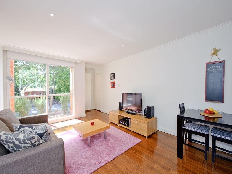 2/7 Lyndhurst Crescent, Hawthorn VIC 3122