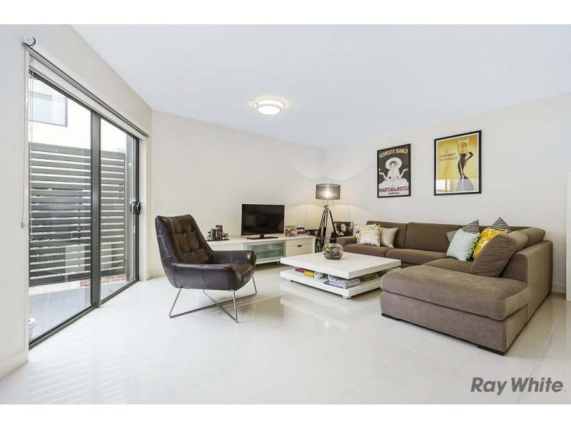 202/1136 Whitehorse Road, Box Hill VIC 3128