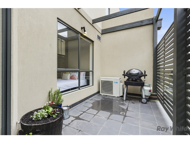 202/1136 Whitehorse Road, Box Hill VIC 3128