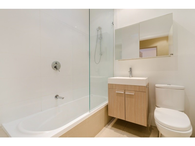 2 Cameron Road, Box Hill North VIC 3129