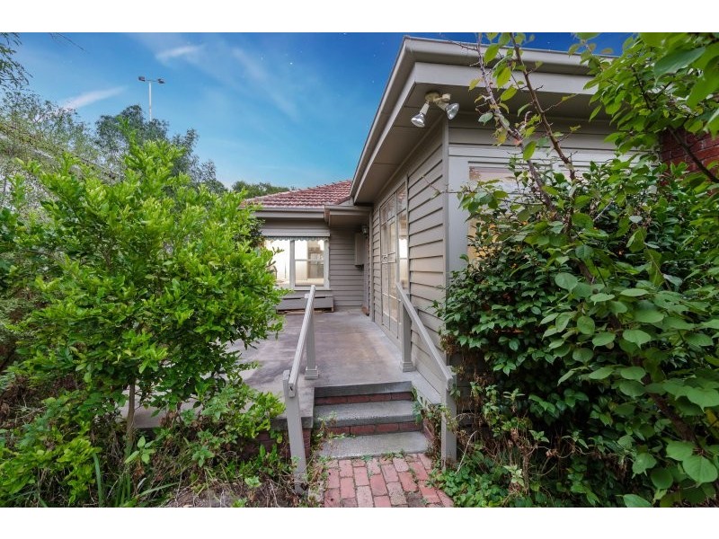 2 Cameron Road, Box Hill North VIC 3129