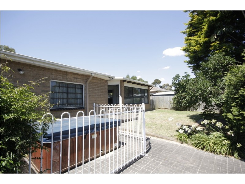 6 Waterman Drive, Wantirna VIC 3152