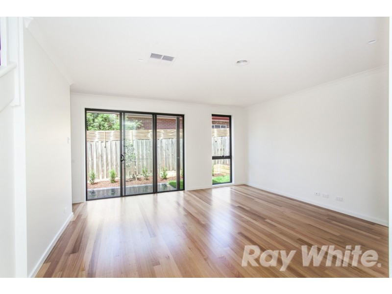 2/15 Farleigh Avenue, Burwood VIC 3125