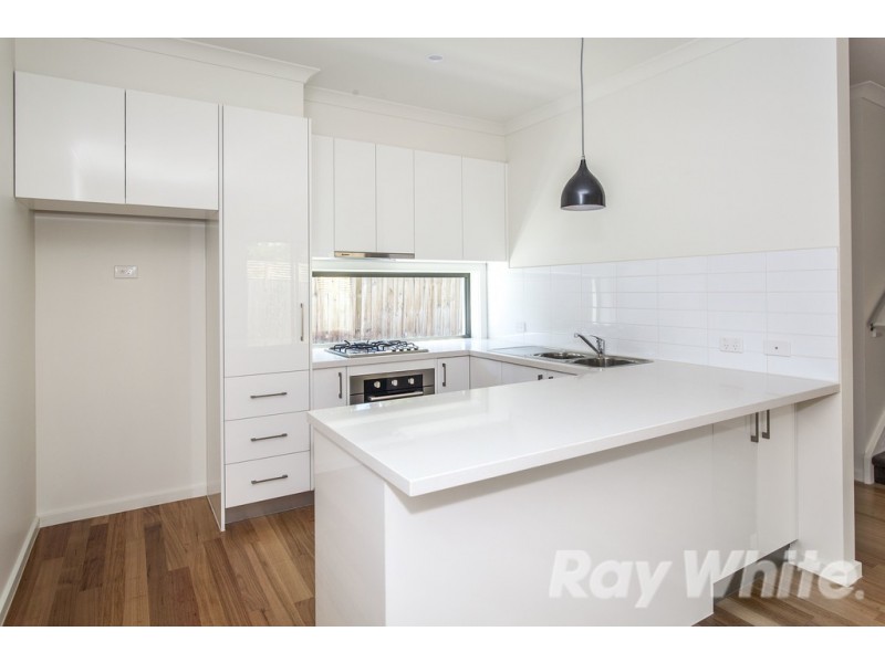 2/15 Farleigh Avenue, Burwood VIC 3125