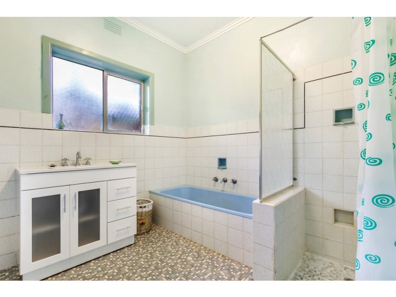 41 Sweetland Road, Box Hill VIC 3128