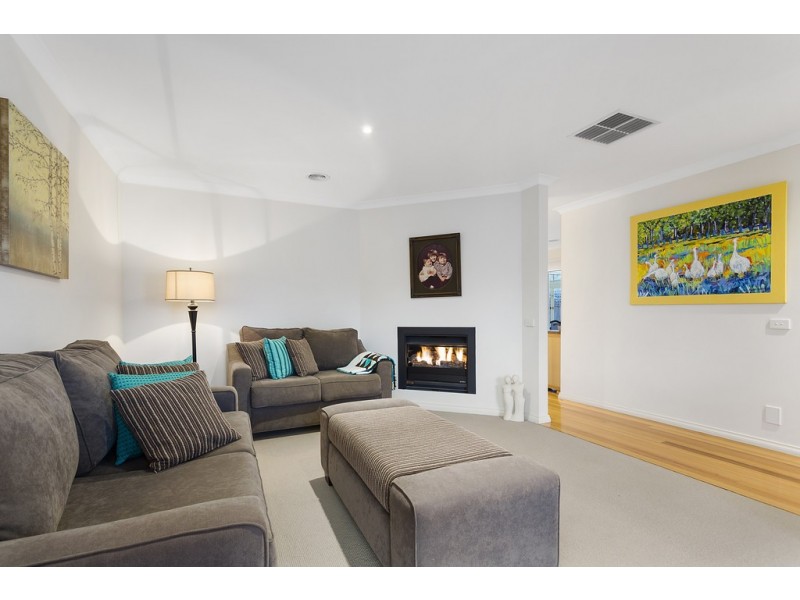 1/3 Leach Ave, Box Hill North VIC 3129