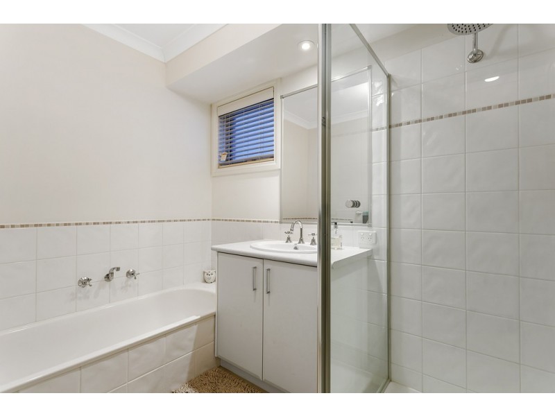 1/3 Leach Ave, Box Hill North VIC 3129