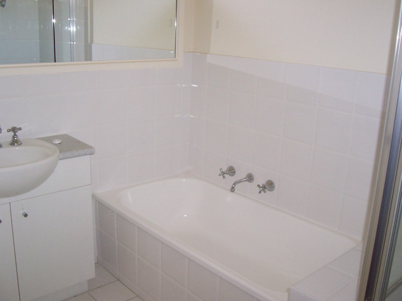 2/32 Simpsons Road, Box Hill VIC 3128