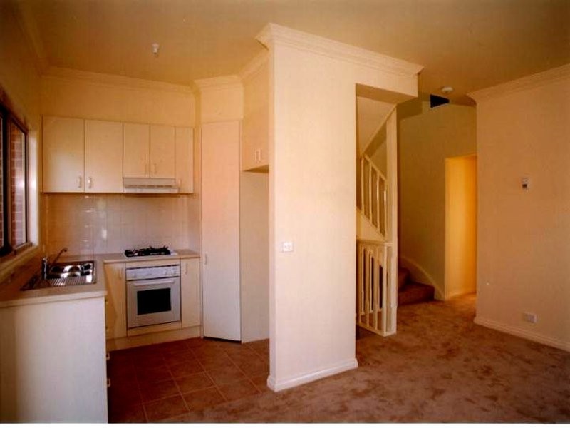 2/61 Bishop St, Box Hill VIC 3128