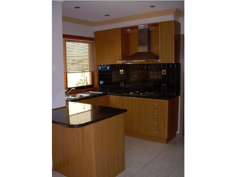 2/5 Frank Street, Doncaster VIC 3108