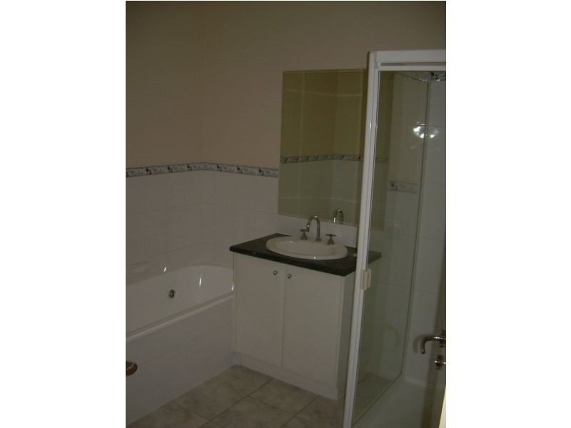 1/1 Lynden Grove, Mount Waverley VIC 3149